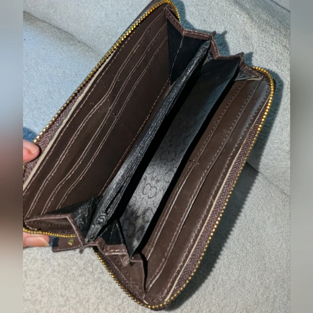 Coach Madison gathered leather wallet.